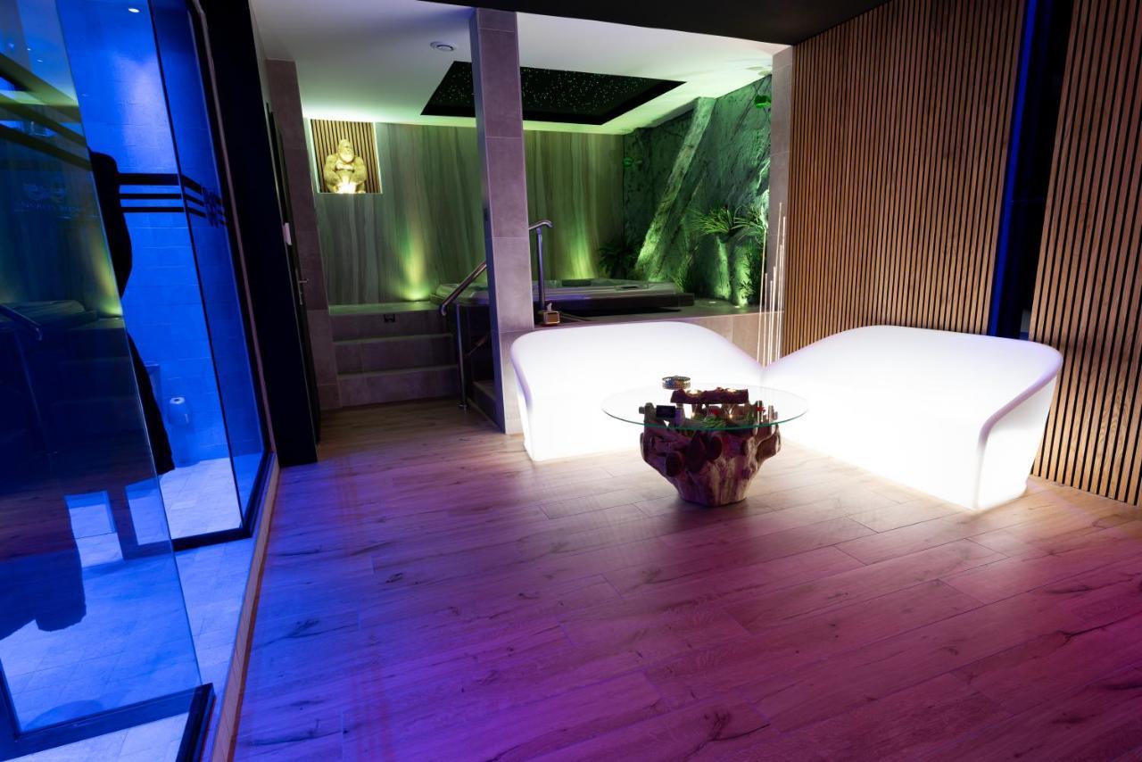 Les Secrets Rooms - Bonneval - Love Room - Spa Et Hammam Privatif Exterior foto