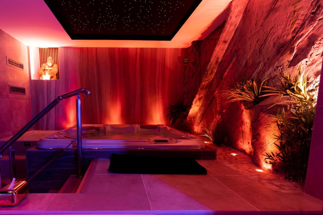 Les Secrets Rooms - Bonneval - Love Room - Spa Et Hammam Privatif Exterior foto