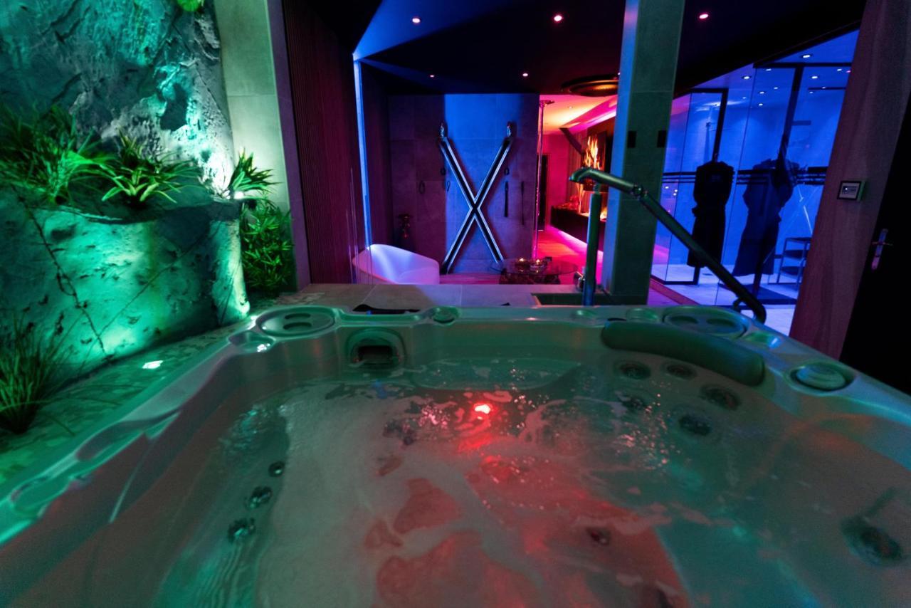 Les Secrets Rooms - Bonneval - Love Room - Spa Et Hammam Privatif Exterior foto