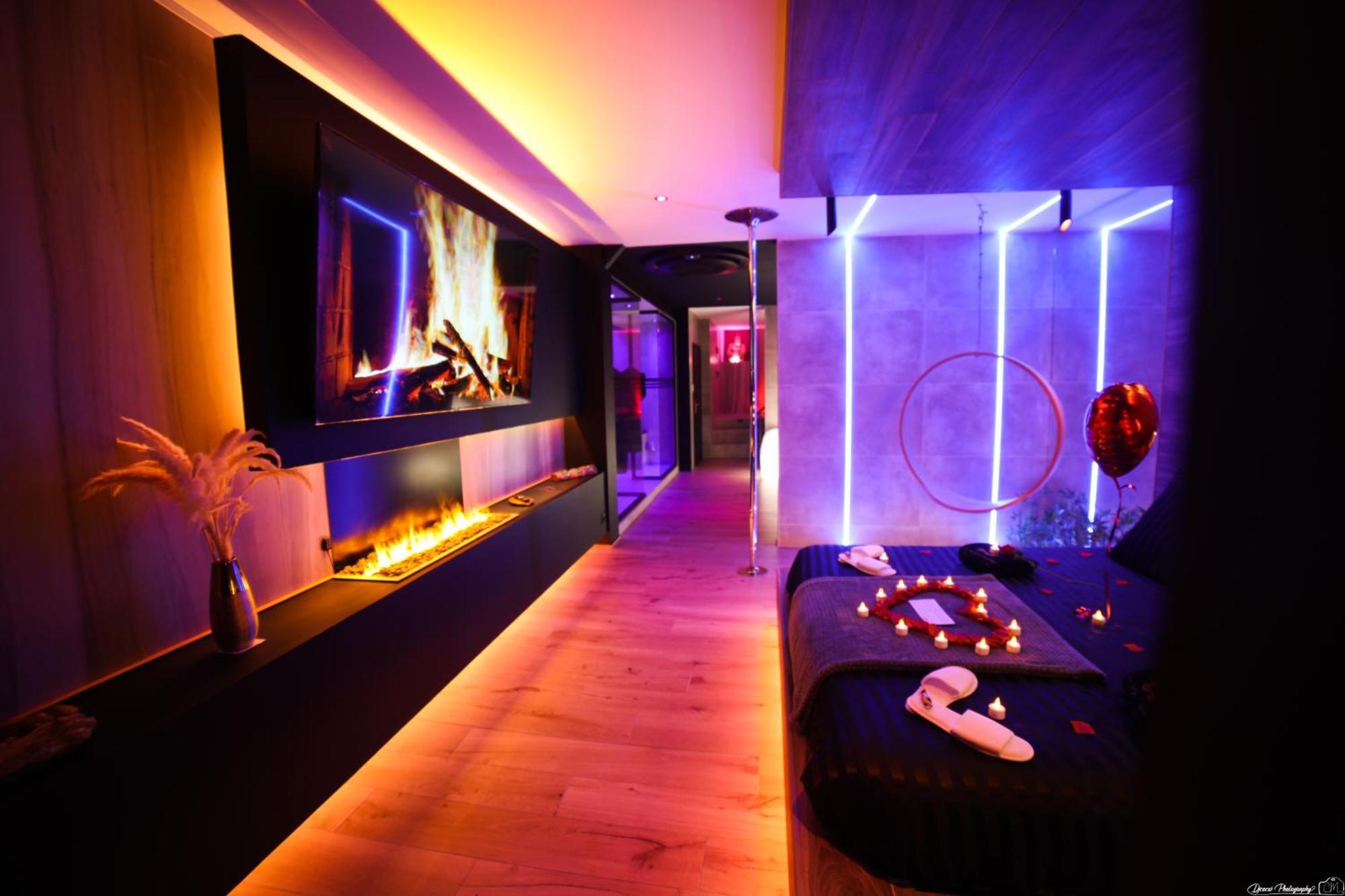 Les Secrets Rooms - Bonneval - Love Room - Spa Et Hammam Privatif Exterior foto
